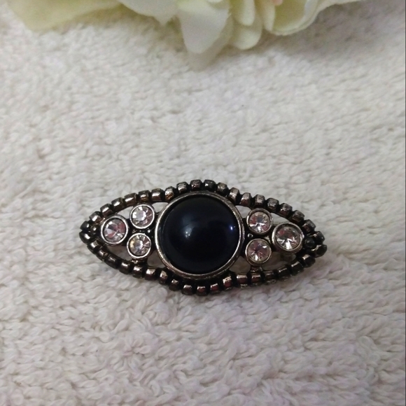 Source Unknown Jewelry - 3/$10 🌟 Silver Tone Pin/ Brooch with Black Round Stone and Rhinestones